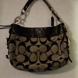 Classic COACH shoulder bag in black